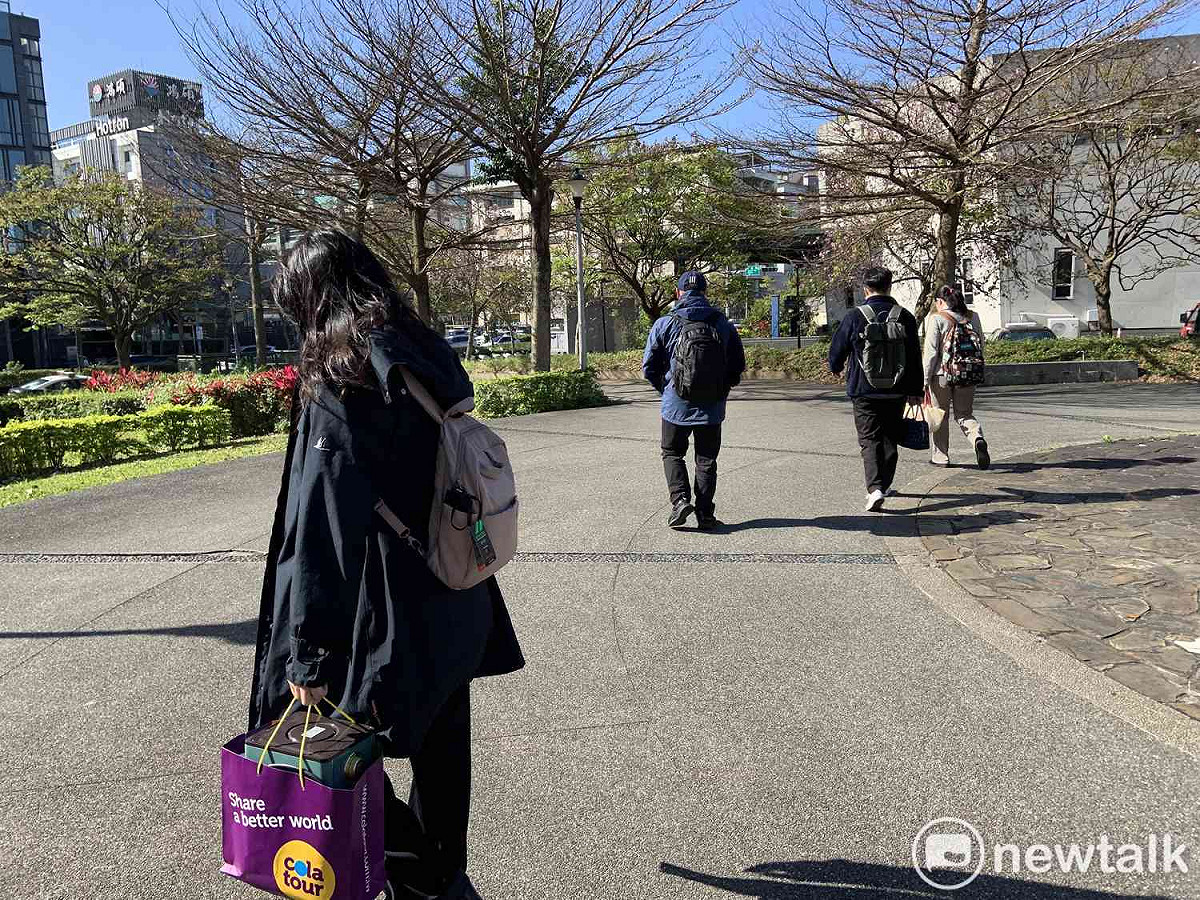 今(12)日起到週六都為高溫且多雲到晴的好天氣。 圖：張家寧／攝