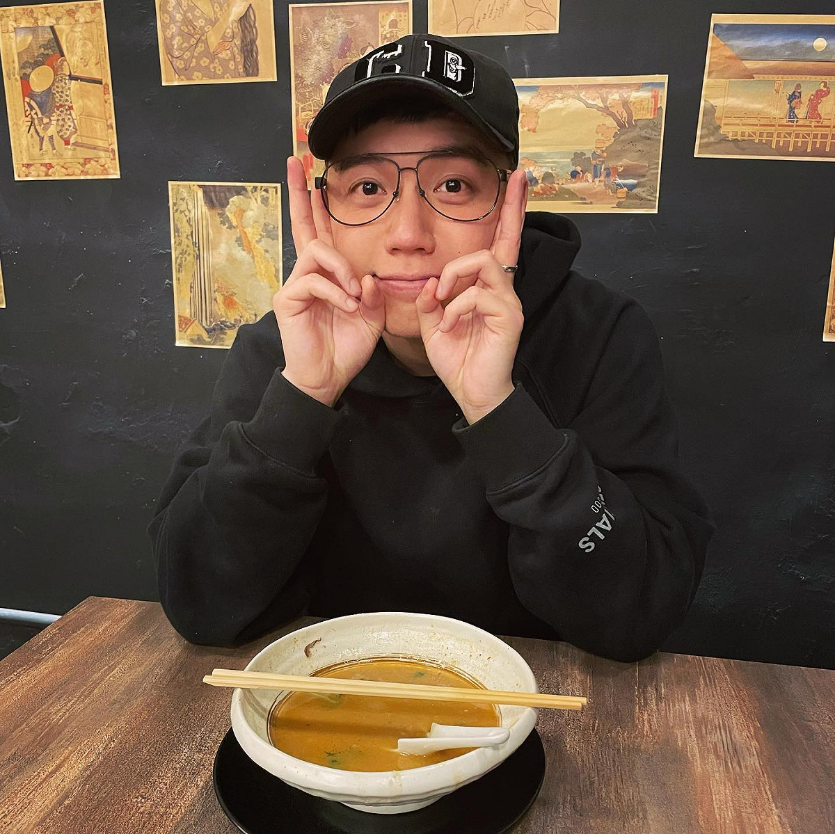 Toyz去年因涉嫌販毒遭羈押，又爆出設局詐賭獲利數百萬。 圖：翻攝自Toyz IG(@toyzlol)