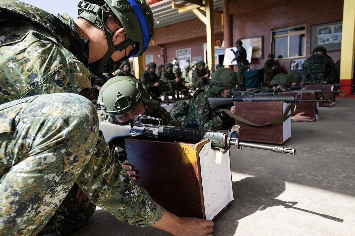 陸軍步兵206旅新制教召 進行建制武器操作課程。（資料照片） 圖：軍聞社提供