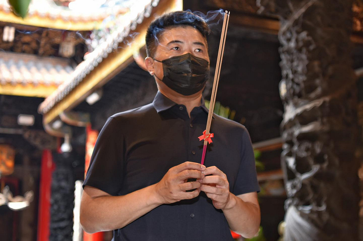 顏寬恒指出，國民黨權力改組換票、綁樁等陋習頻仍，感嘆國民黨猶如一塊脫水、漸萎縮的大餅。 圖：翻攝自顏寬恒臉書（資料照片）