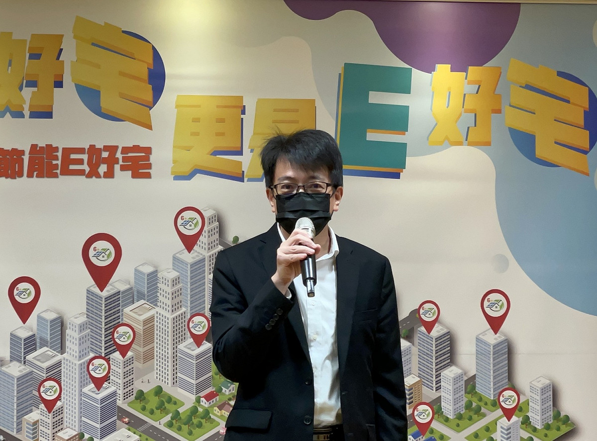 程大維表示，建築部門溫室氣體排放可透過「建物節能監控」、「建物節能改造」、「建物零碳電力」等3項措施邁向智慧零碳建築。