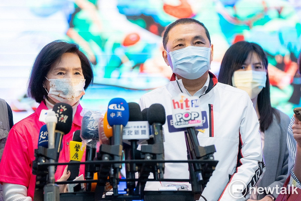 林姿妙與侯友宜合體宣傳宜蘭綠色博覽會。 圖：林昀真／攝