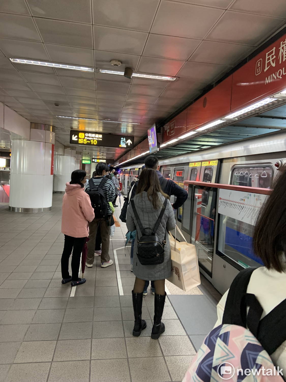 北捷淡水信義線今日有列車於台大醫院站突冒濃煙（示意圖）。 圖：張家寧／攝（資料照片）
