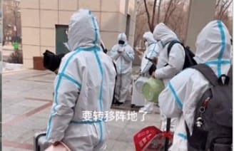 中國吉林省吉林市昨日通報新增1412例本土確診，而及744無症狀本土確診者，共2156例，較前一日暴增了5倍之多。 圖 : 翻攝自微博