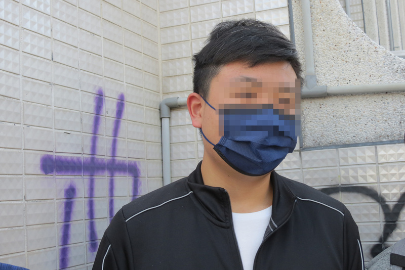 台中一中一名音樂教師疑不滿學生在課堂報告未依要求而生氣怒罵；同班紀姓學生（圖）拍下影片並上傳網路引發關注。紀姓同學下午受訪表示，由於校方指稱若影片不下架會有法律問題，盼外界能提供法律協助。 圖：郝雪卿/攝