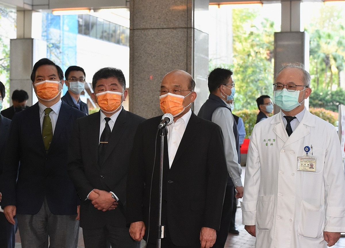 行政院長蘇貞昌14日接種第三劑高端疫苗 圖：行政院提供
