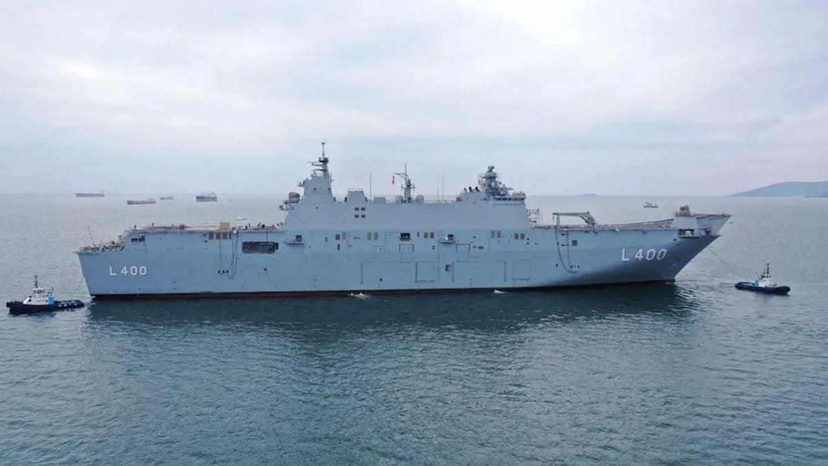 土耳其首艘自製兩棲突擊艦「安納杜魯號(TCG Anadolu)」，未來可能改造為無人機航空母艦。 圖：翻攝土耳其國防部推特