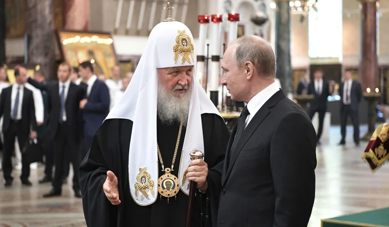 俄羅斯主教區領袖基里爾（Patriarch Kirill）與俄羅斯總統普丁關係密切友好。 圖：翻攝自推特