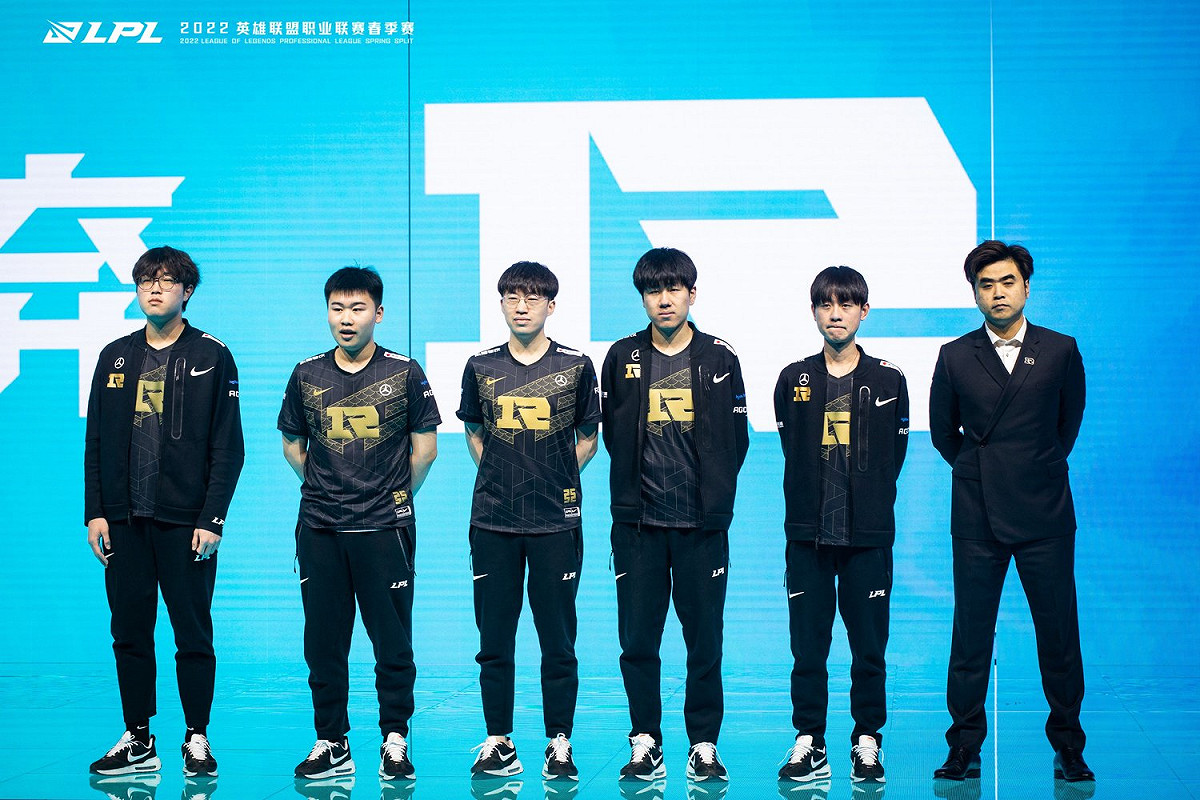 《英雄聯盟》中國 LPL 職業聯賽宣布自今（15）日起剩餘常規賽事全數調整為線上賽。 圖：翻攝自 LPL 官方推特
