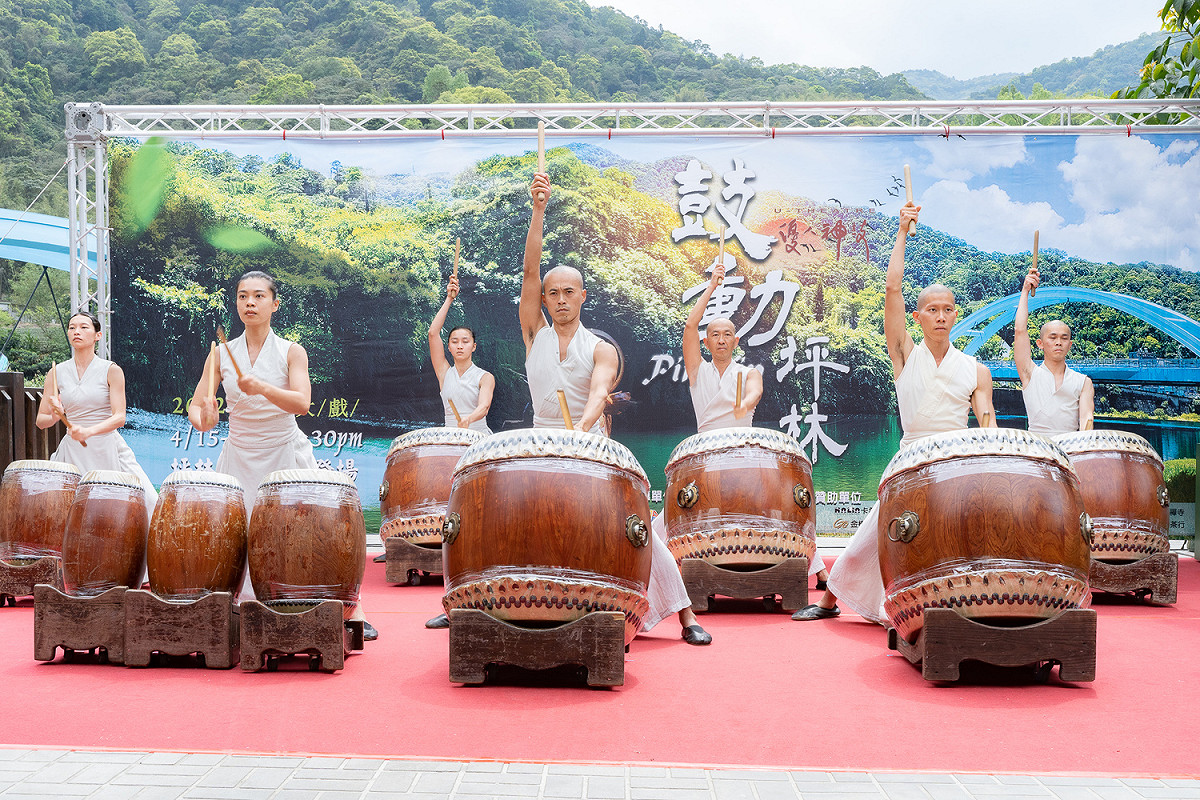 優人神鼓開場演出《奔騰》。 圖：坪林區公所提供