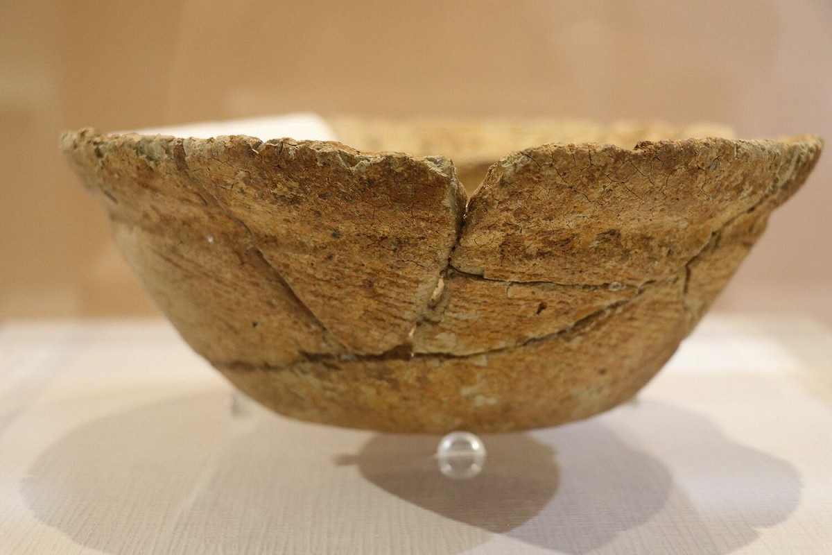 南島食代特展展出具有五千年歷史的史前大碗公。 圖：十三行博物館提供