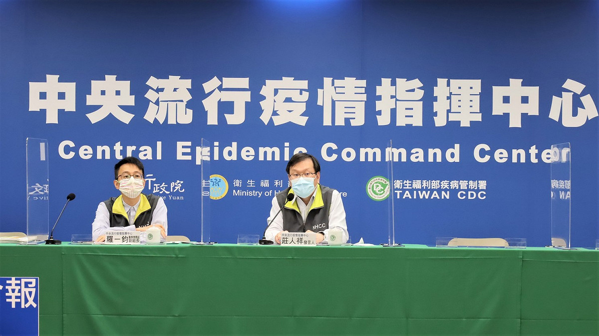 中央流行疫情指揮中心發言人莊人祥今在記者會上說明疫苗受害救濟審核執行與相關落實事項 圖：中央流行疫情指揮中心/提供