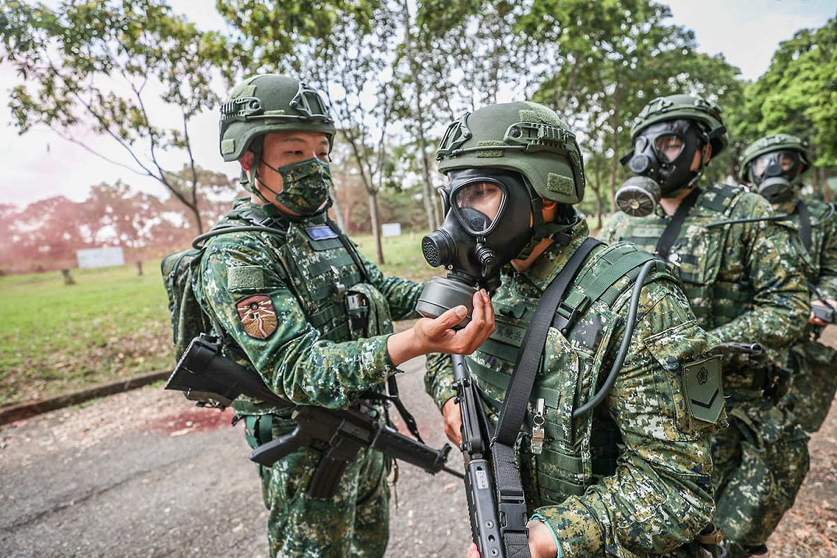 召員實際操作建制軍備。 圖：擷取自中華民國陸軍臉書