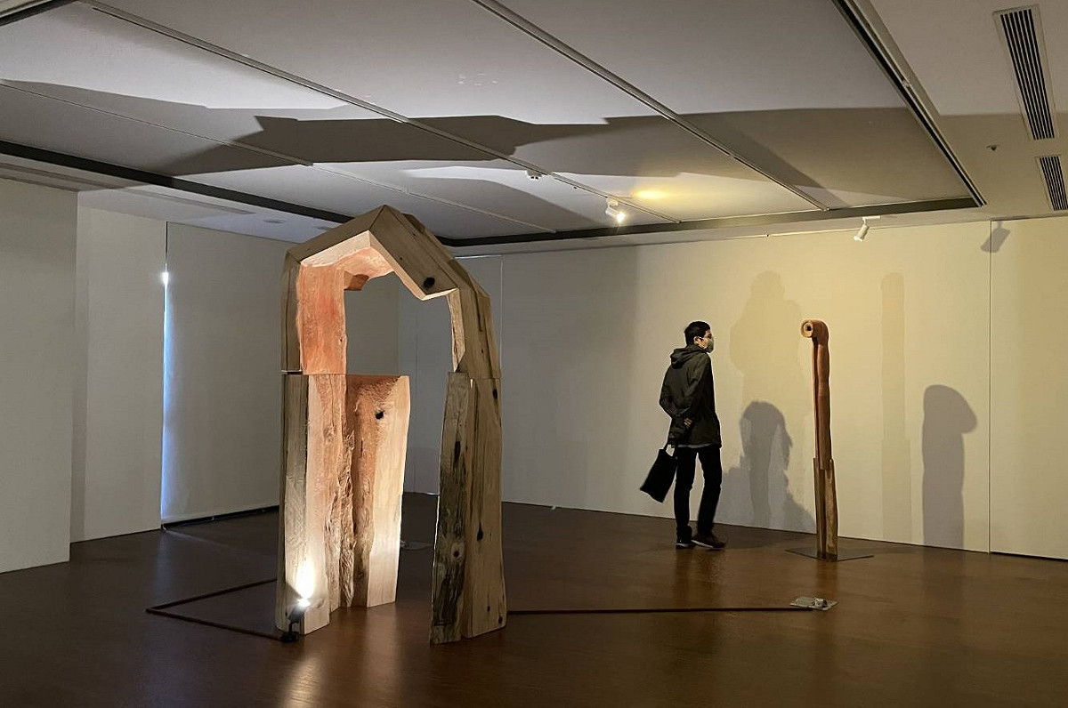 「肉身欲言」雕塑聯展藝術家施瑾作品《複體共感II》。 圖：新北市文化局提供