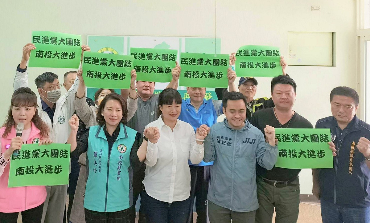 集集鎮長陳紀衡宣布退選，全力輔選行政院中部辦公室執行長蔡培慧。 圖：擷取自蔡培慧臉書
