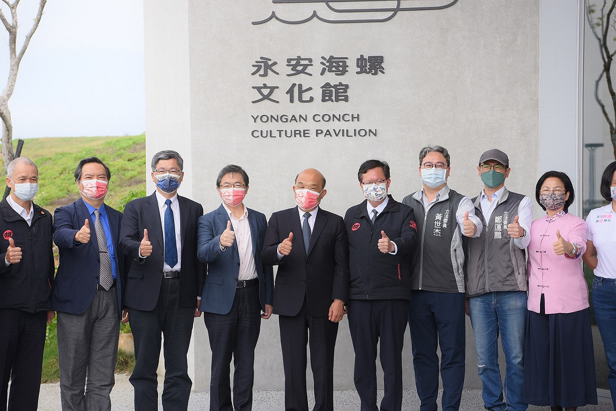 行政院長蘇貞昌(中)應邀出席海螺館開園典禮。 圖：桃園市客家事務局/提供
