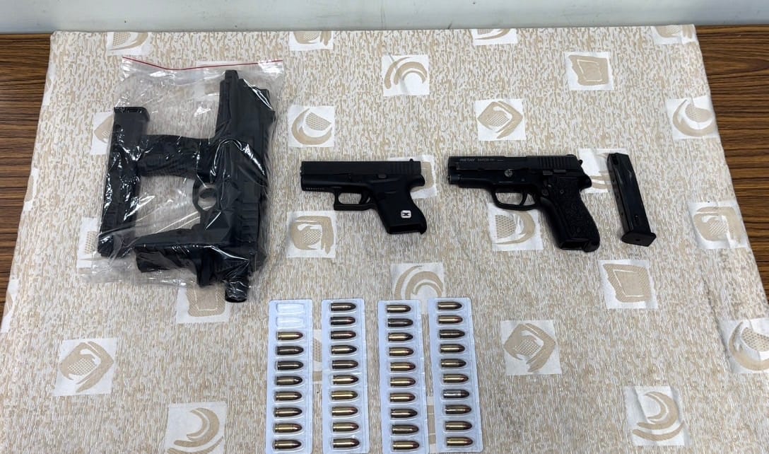 許嫌落網後被查扣的槍彈。 圖：高市警新興分局提供