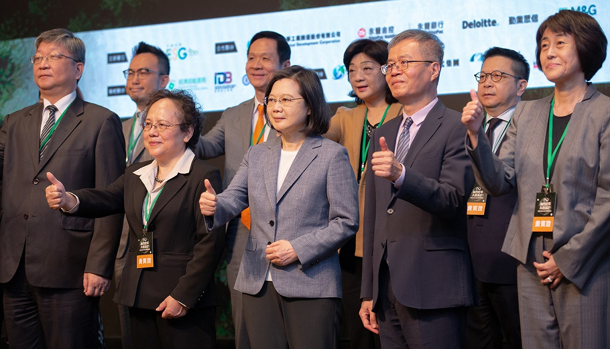 總統蔡英文21日上午出席「ESG永續台灣第二屆國際高峰會開幕典禮」 圖：總統府提供
