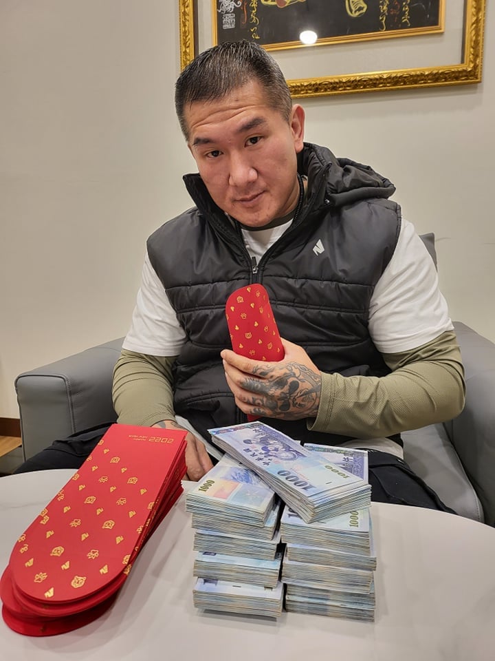 以健身房起家的實況網紅YouTuber館長。  圖：翻攝自館長臉書