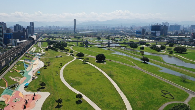 新北大都會公園自行車路，路線可長可短，民眾可視自己需求選擇。 圖：新北市水利局/提供