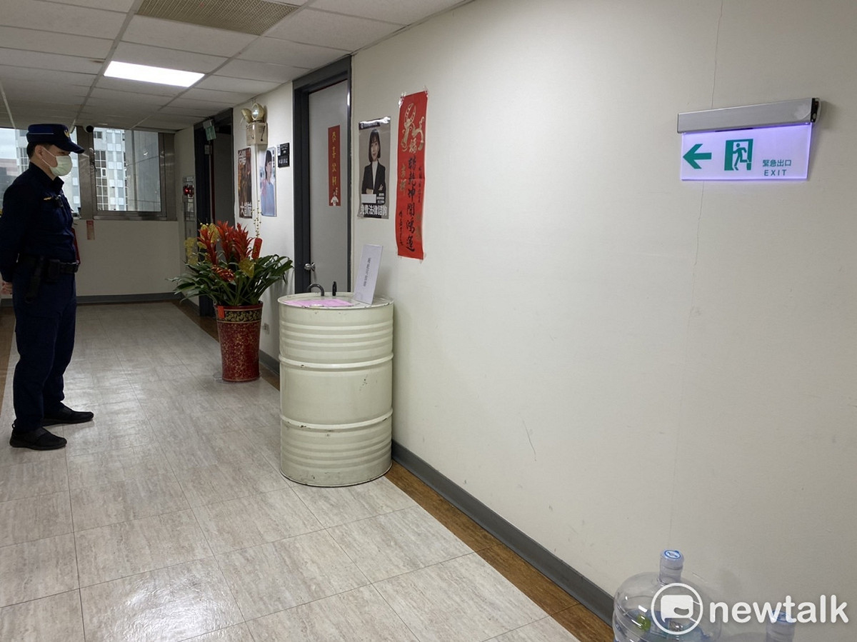 台北市議員林穎孟辦公室今遭搜索。 圖：周煊惠 / 攝