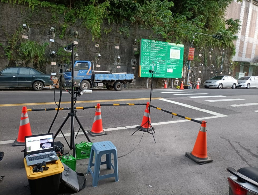環保局執行聲音照相科技執法，經統計截至今(2022)年2月止已裁處407件，開罰件數佔全國開罰總數30%。