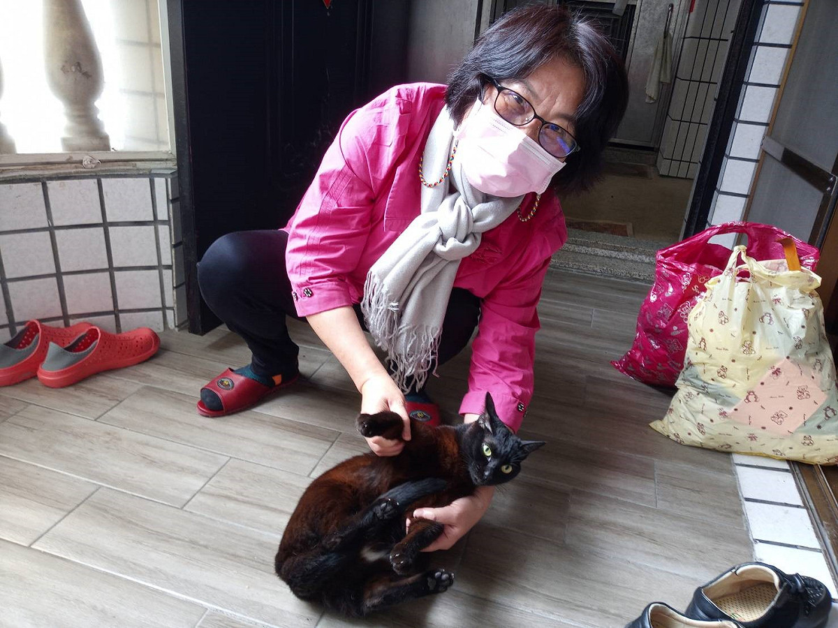 林秀真表示，飼養貓狗從養的那天開始就要養到終老。 圖：新北市動保處提供
