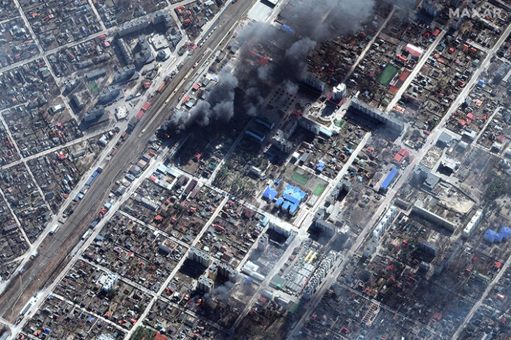 衛星照片顯示，烏克蘭許多平民住宅區都遭受到俄軍嚴厲的砲火攻擊。 圖 : 翻攝自MAXAR衛星