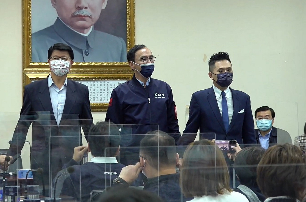 國民盪中常會通過推派謝龍介（圖左）參選台南市長。 圖：黃建豪/攝