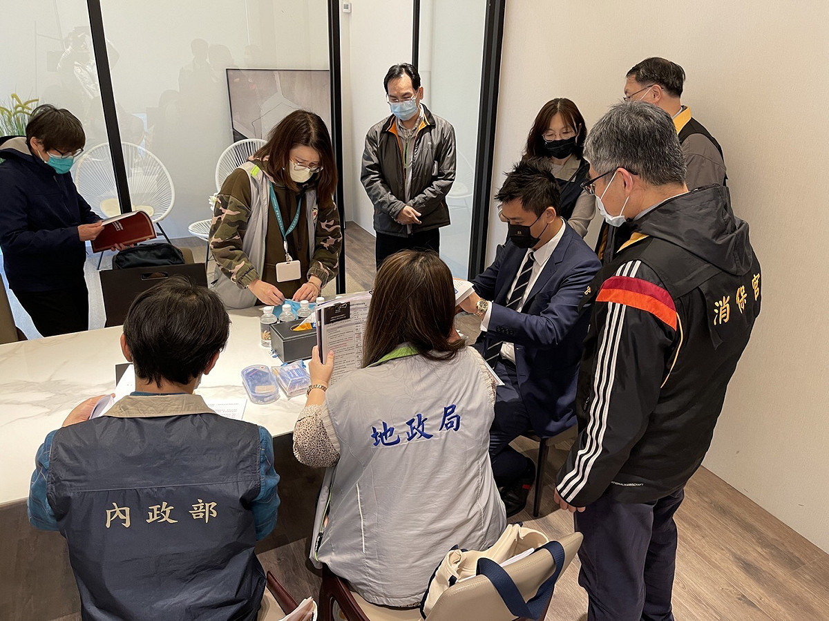 內政部昨天擴大預售屋聯合稽查行動，共稽查57個建案，初步發現有40個建案涉有違規情事。 圖：內政部提供