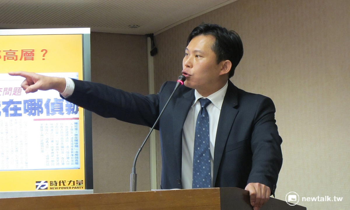 時代力量立委黃國昌13日嗆說，曾有法務部官員在海外搞小動作、扯後腿。 圖：林朝億/攝