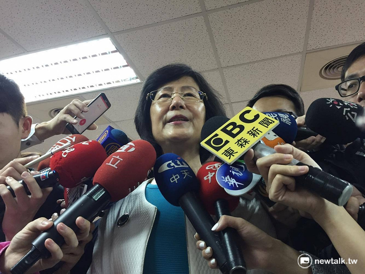 法務部長羅瑩雪18日赴立院司法與法制委員會，親上火線說明肯亞案別流於口水戰，並且法務部何時派團赴中協助，羅瑩雪表示「時間還沒敲定」。 圖：鄭佑漢/攝