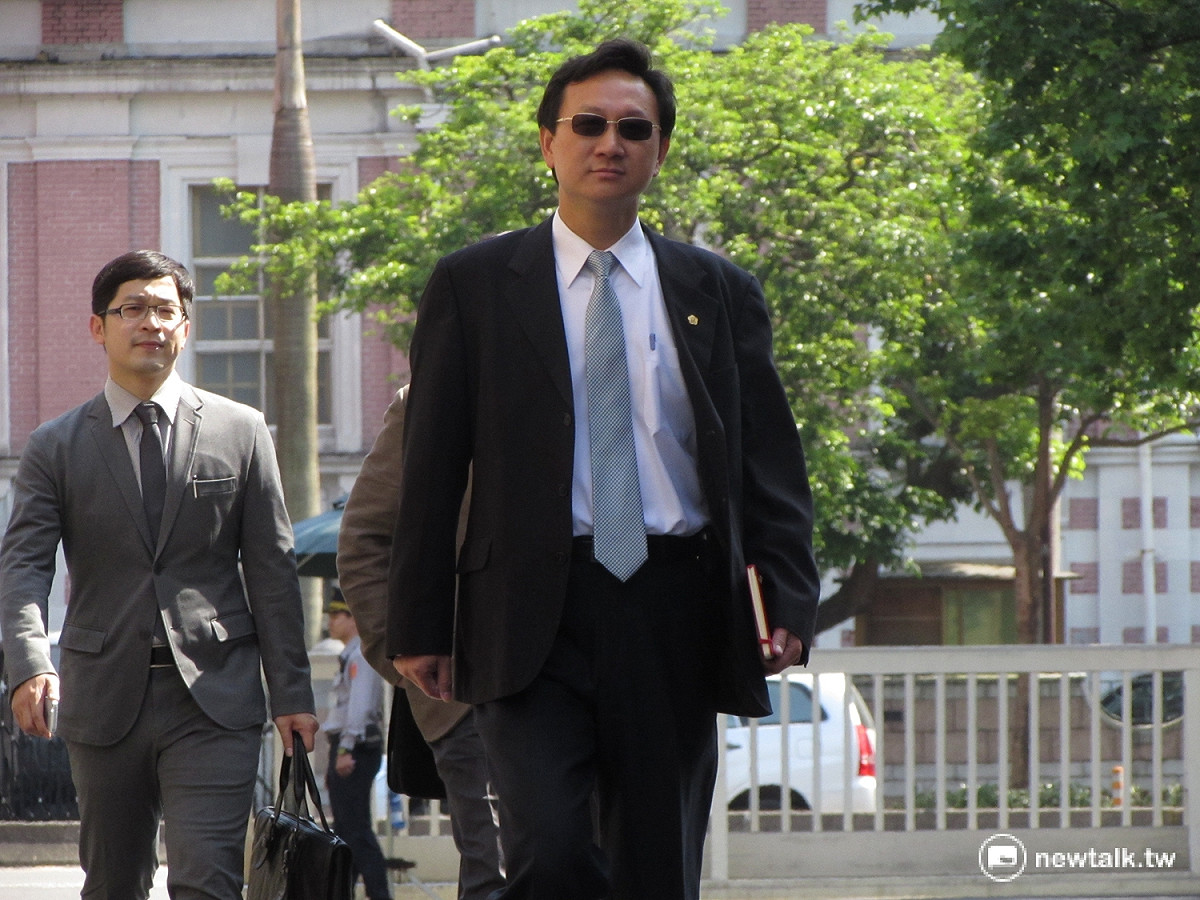 準行政院發言人童振源23日重申，教育部應即刻廢止微調課綱，也呼籲學校回歸選用舊課綱之教科書。 圖：新頭殼資料照片
