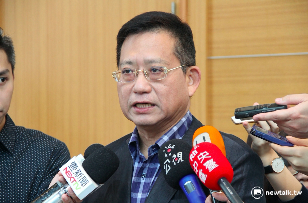 國民黨在20日公布新一波的人事任命，其中，前立委吳育昇被任命為政策會副執行長，吳育昇表示，未來黨中央與智庫、黨團將會密切整合，不過，會完全尊重黨團，畢竟黨團具有接受民意的代表性。 圖：鄭佑漢/攝