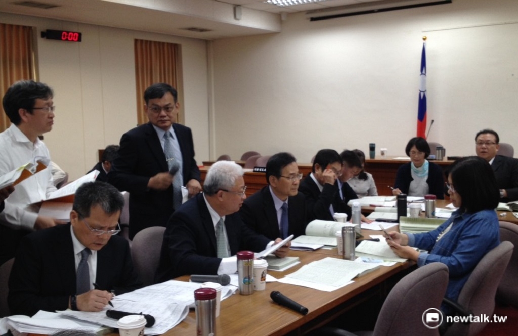 立法院經濟委員會要求台電公司增加綠色電力採購量，總採購量為2.8億度。 圖：周富美/攝