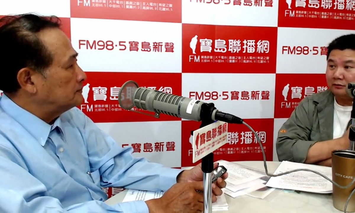 準農委會主委曹啟鴻(圖左)22日表示，反對國內養豬業使用瘦肉精。 圖：翻拍自TNT網站