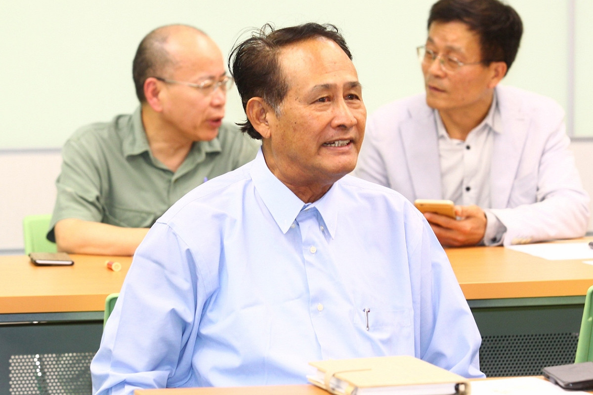 對於農委會主管多個基金會遭疑成酬庸養老院，農委會主委曹啟鴻認為，不應該一竿子打翻所有人。 圖：台北市攝影記者聯誼會提供