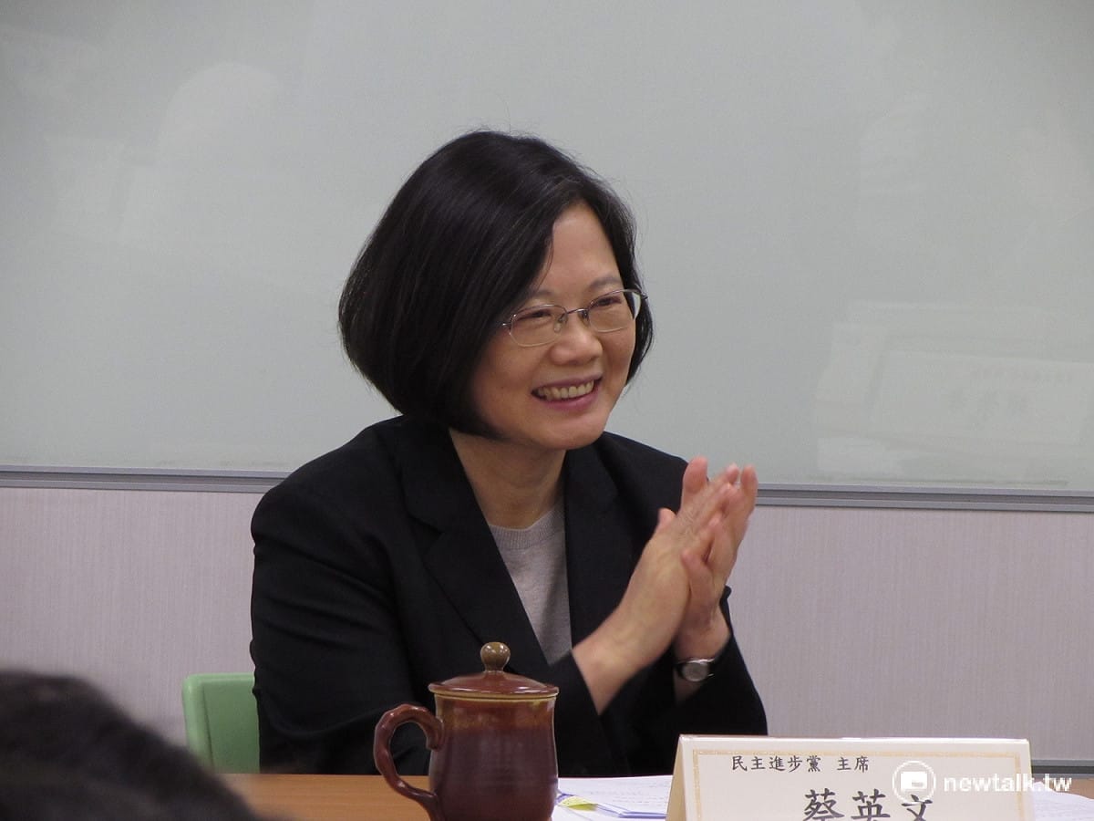民進黨媒創中心主任李厚慶25日表示，蔡英文520就職演說後，將與全場大合唱「美麗島」，曲末搭配空軍雷虎特技小組衝場表演。 圖：新頭殼資料照片