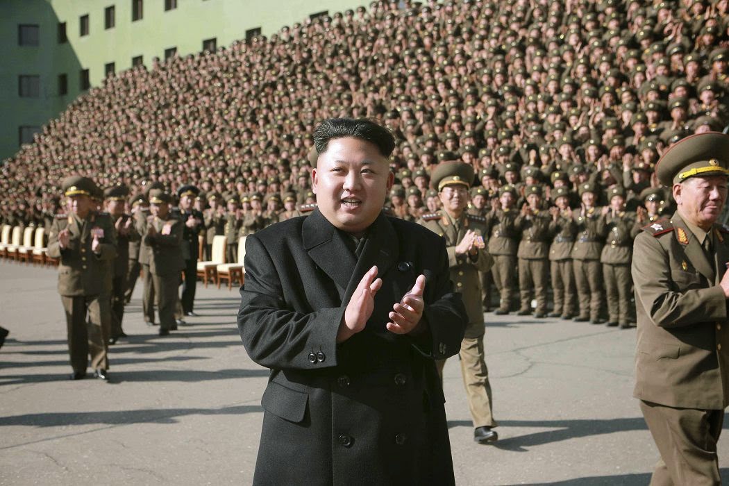 朝鮮勞動黨在金正恩（前）上台5年之際，宣布5月6日召開的第7次全國黨代表大會。 圖：達志影像/路透社資料照片