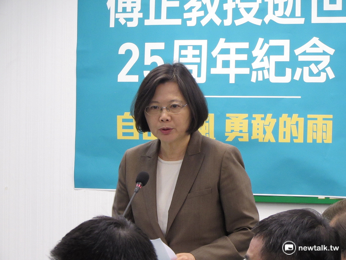 對於4月底即將完成組閣，準總統蔡英文27日呼籲大家調整自己的心情，從在野走向執政，要有作為執政者的責任感。 圖：邱珮文/攝