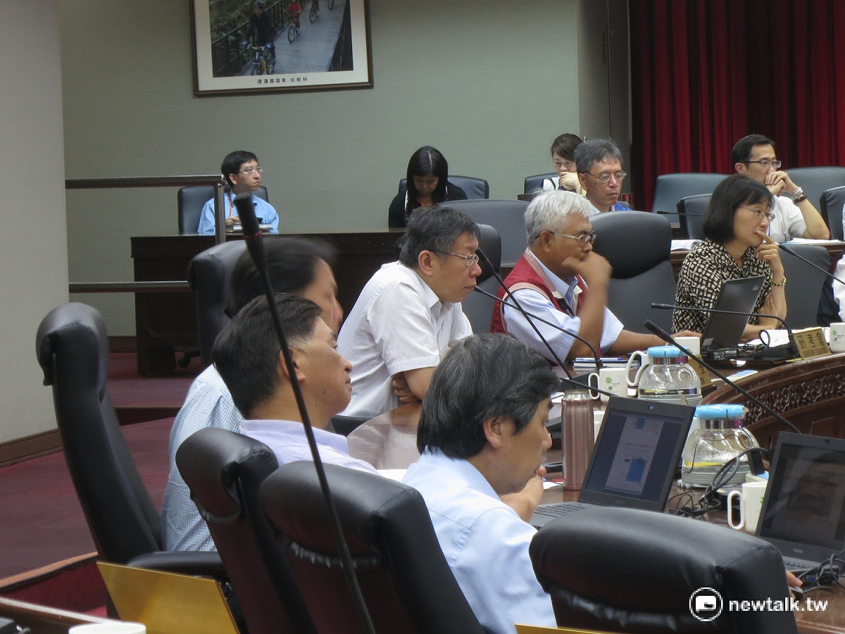 台北市長柯文哲出席交通會報。 圖：呂佳峻/攝