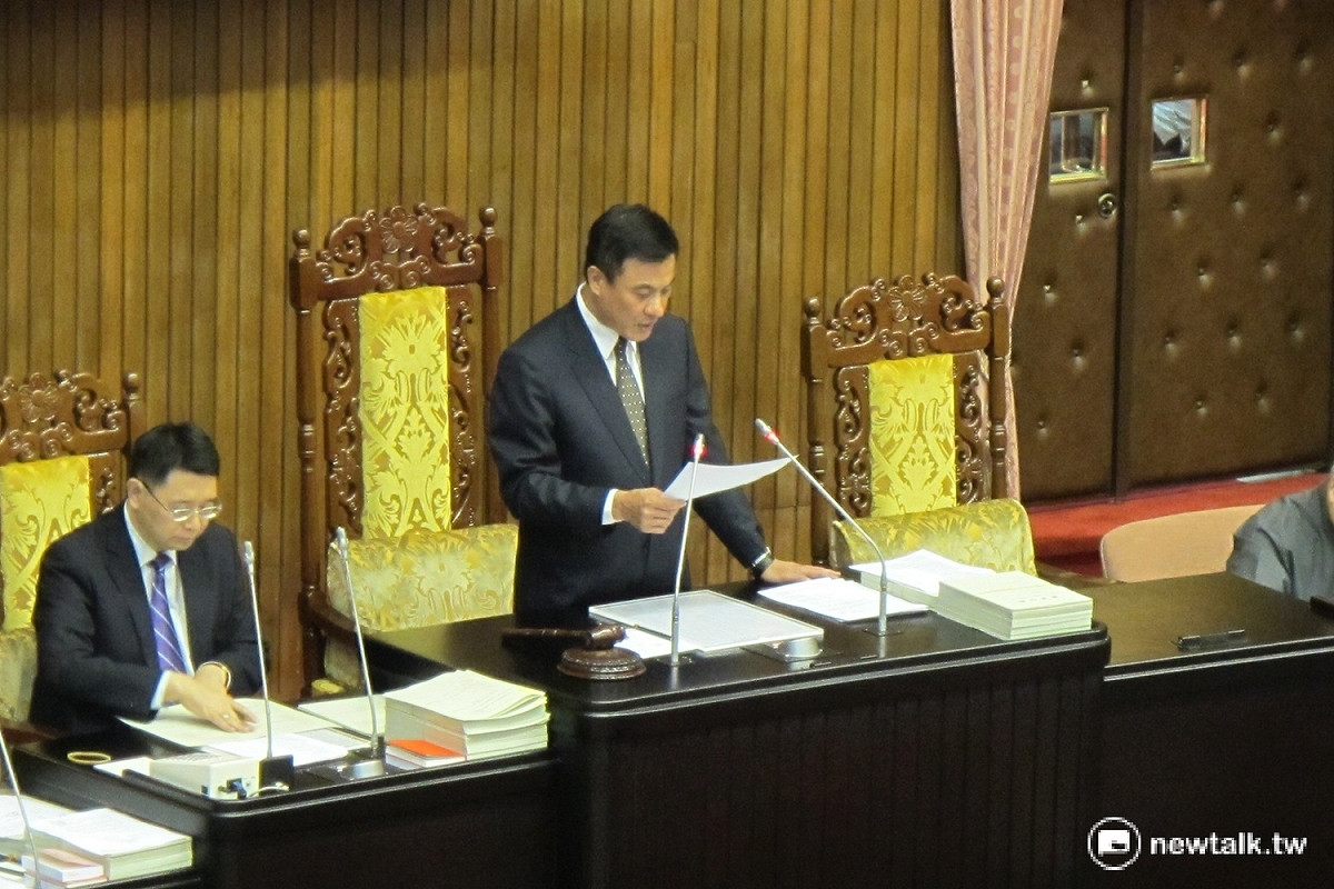立法院長蘇嘉全3日表示，醫師納健保提案因民進黨團有異議、並提出修正動議，拉下協商。 圖：林朝億/攝