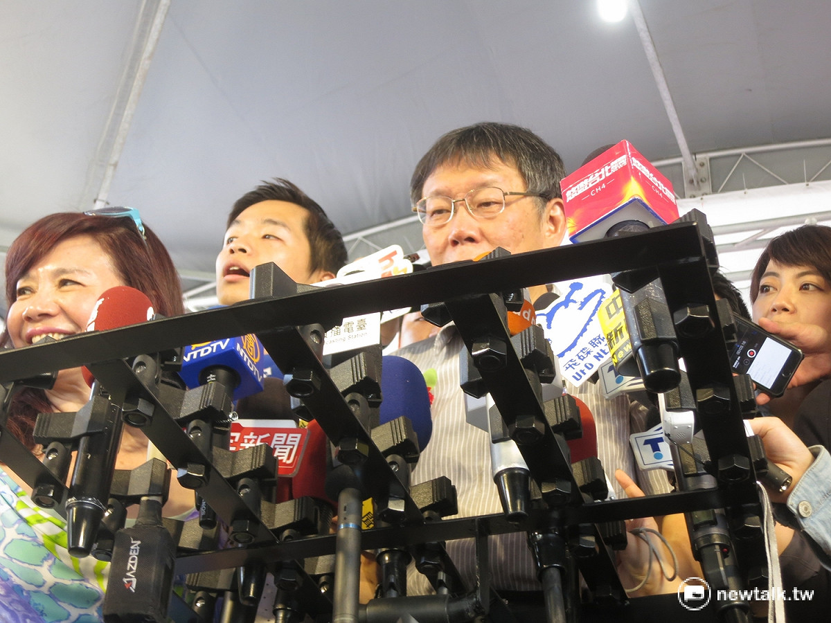 對於外界質疑北市交通局新政，台北市長柯文哲表示，交通政策本來就是推陳出新，但要想好再推出來。 圖：呂佳峻/攝