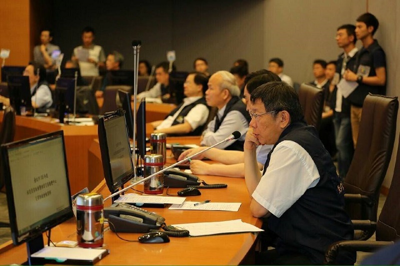 台北市長柯文哲9日晚間下達水災災害無預警演習指示，柯在會報中強調，「勿恃敵之不來，恃吾有以待之」，把問題找出來，然後想辦法改進。 圖：台北市政府提供