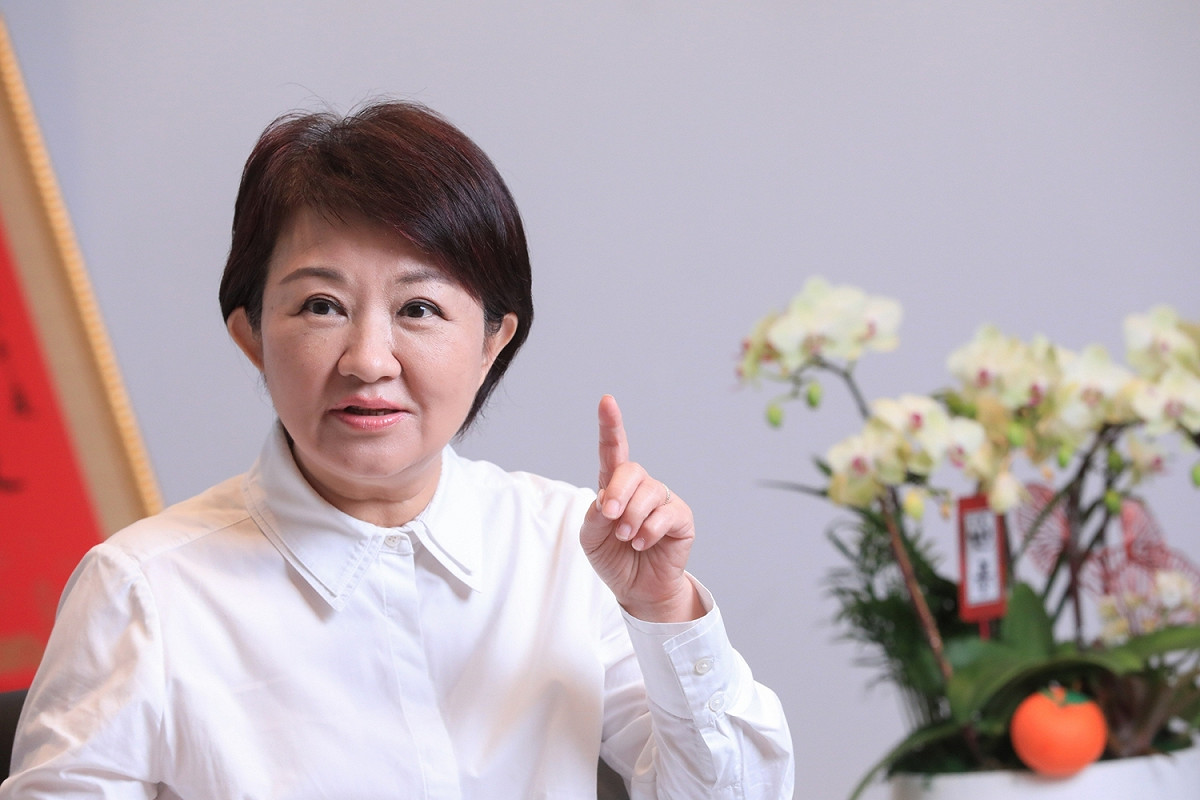 台中市長盧秀燕表示，她早在民國103年6月時任立委時就已提出「降低投票年齡為18歲」修憲案。 圖：台中市政府提供（資料照）