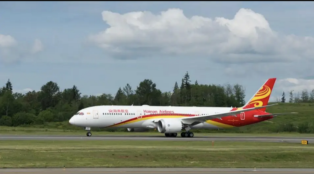 東航事件發生後，今（25）日有消息指稱海南航空 HU7350 次航班，從重慶飛往三亞的波音 737-800 客機因客機故障而延誤。圖非當事班機。 圖：微博