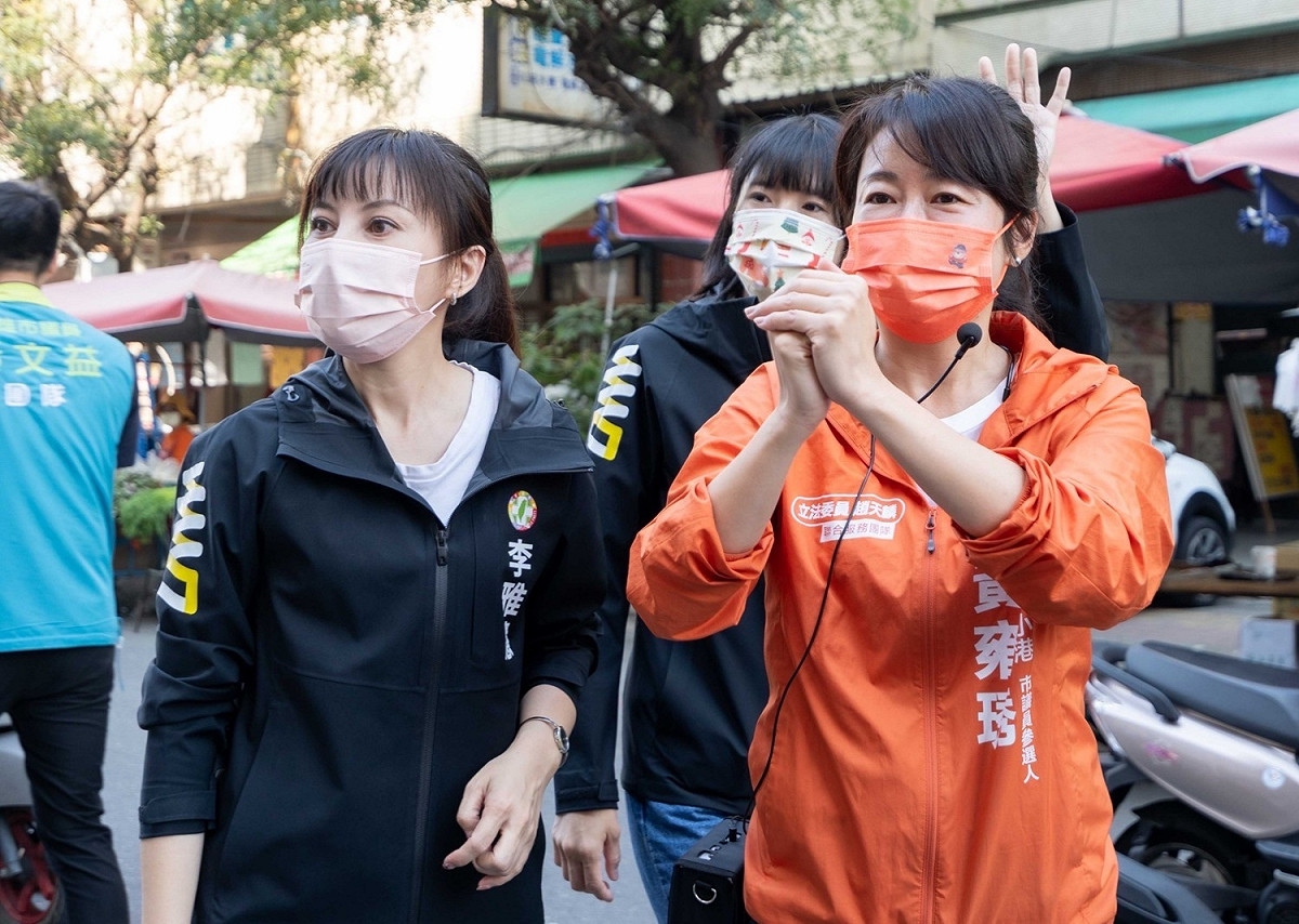 黃雍琇(右)矢言努力向林宛蓉學習。 圖：高雄正能量提供