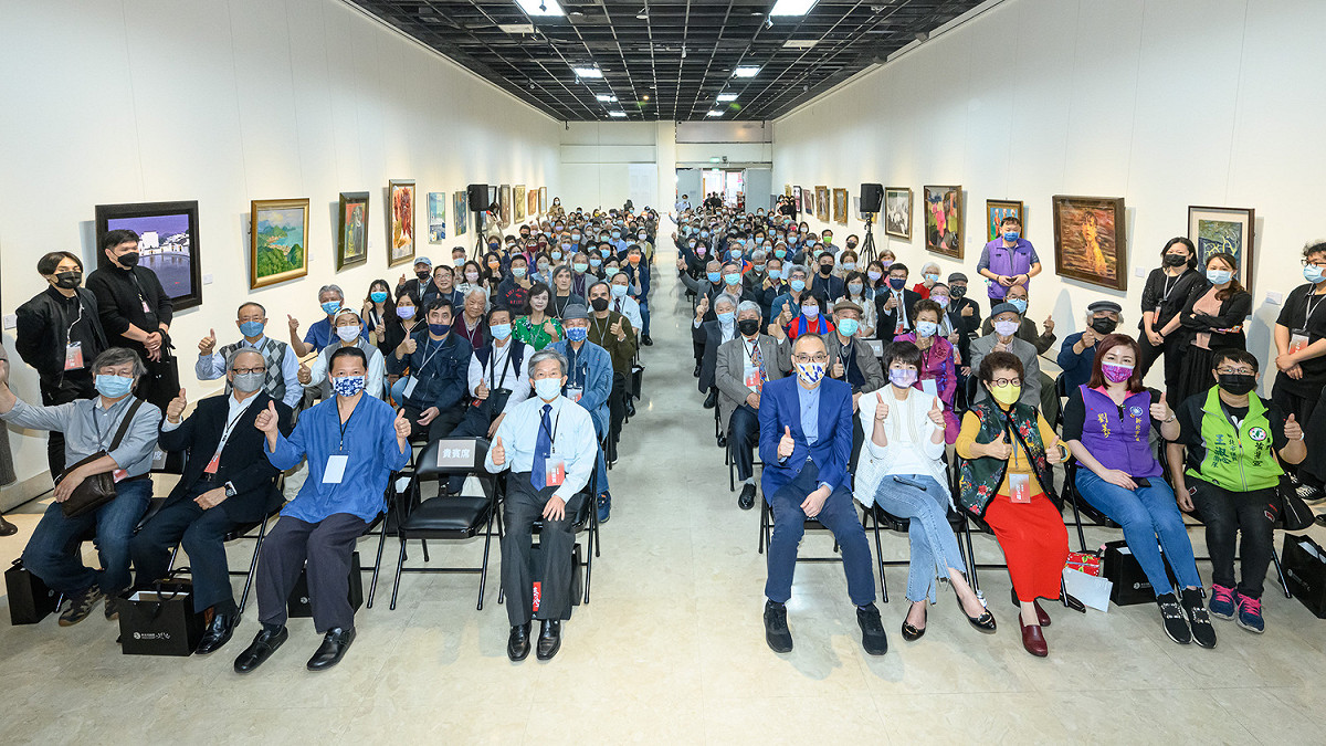 新北市最大美術家聯展登場，老中青藝術家多元創作傳承意味濃。 圖：新北市文化局提供