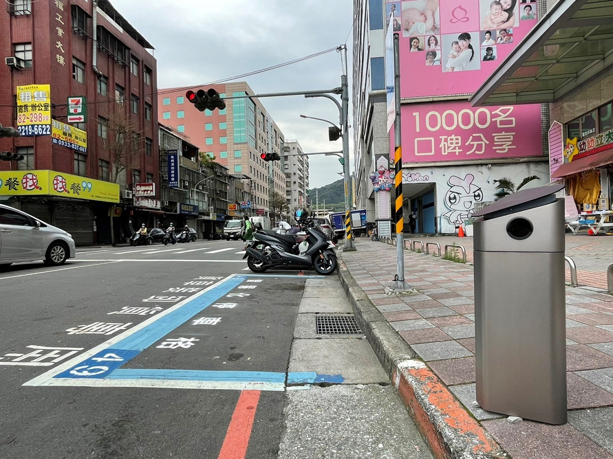 智慧車柱。 圖：新北市交通局提供