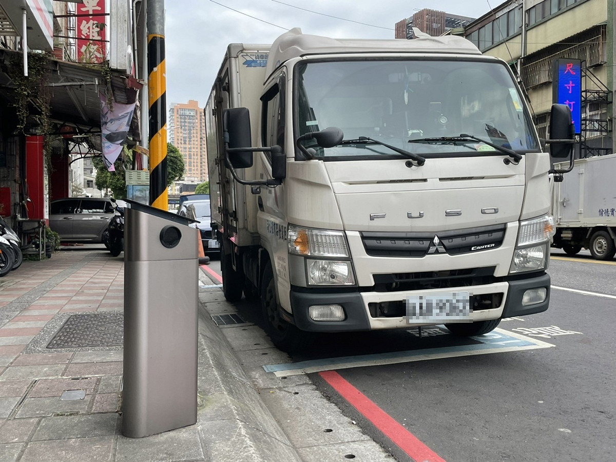 裝卸貨停車格。 圖：新北市交通局提供